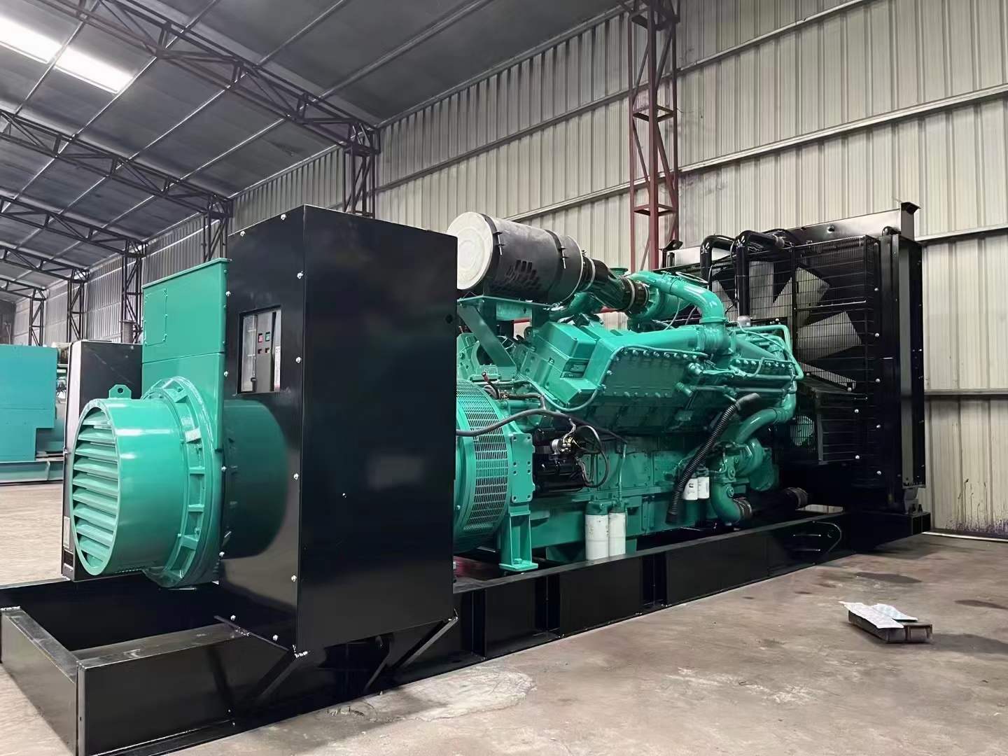 南岔如何降低 800kW 柴油发电机输出电流的波动？